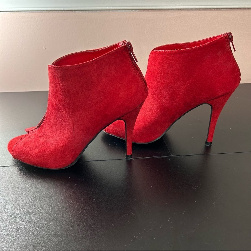 Hot Tomato Heels Women's Suede Peep Toe Back Zipper Holiday Party Size 81/2 M